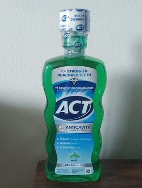 ACT Anticavity Fluoride mouthwash Zero Alchohol Mint 0.05% Sodium Fluoride 18oz